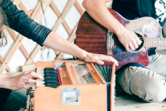 valverde-retreats-activities-kirtan